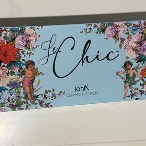 Le Chic Ceramic Flat Iron